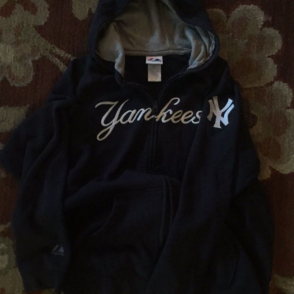 Yankee sweat shirt